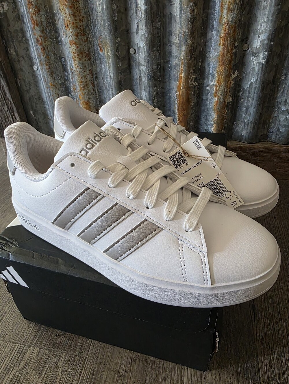 Adidas Grand Court 2.0 Cloudfoam White/Cyber Metallic Size 9 Womens - Picture 2 of 8